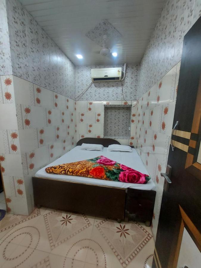 אמריצר Mj Chawla Homestay Double Bed Attached Bathroom Room מראה חיצוני תמונה